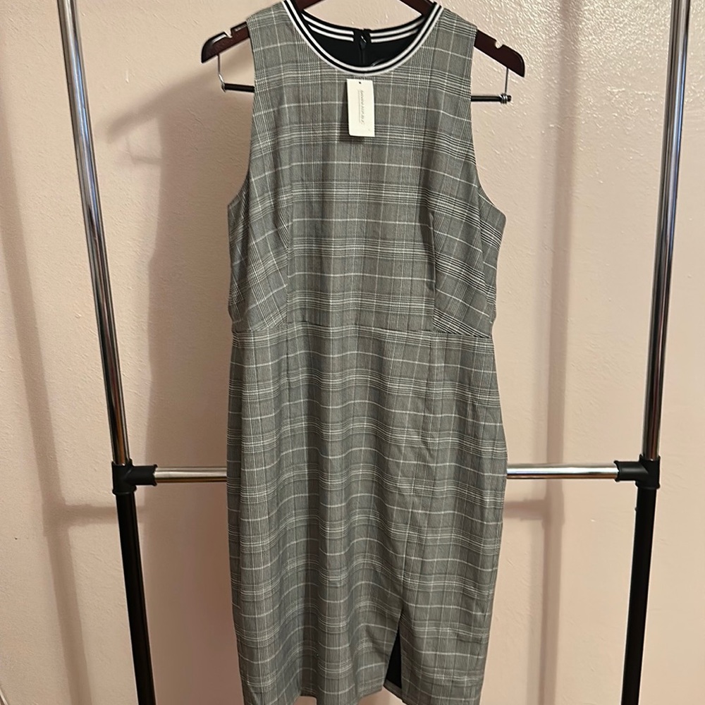 New BANANA REPUBLIC sheath plaid dress. Size 16.